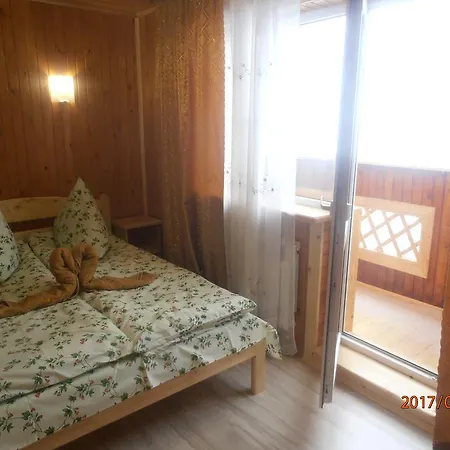 Smerekova Khata On Pidgirna *