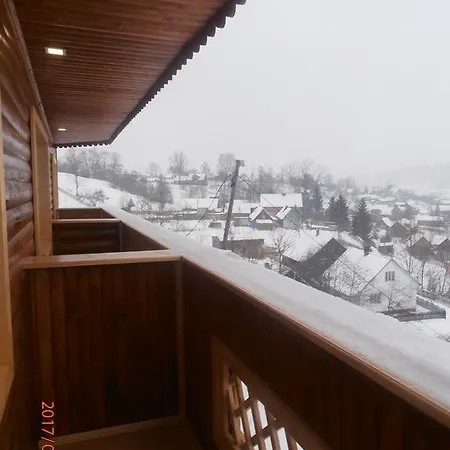 Guest house Smerekova Khata On Pidgirna Yasinya