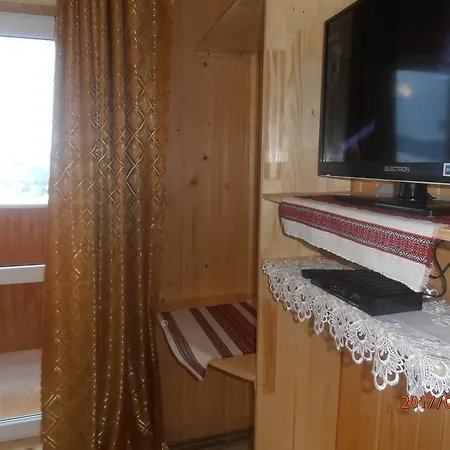Guest house Smerekova Khata On Pidgirna Yasinya