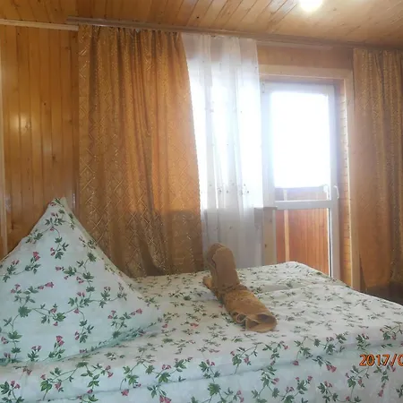 Smerekova Khata On Pidgirna * Yasinia