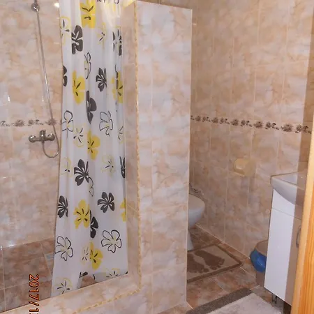 Smerekova Khata On Pidgirna Guest house